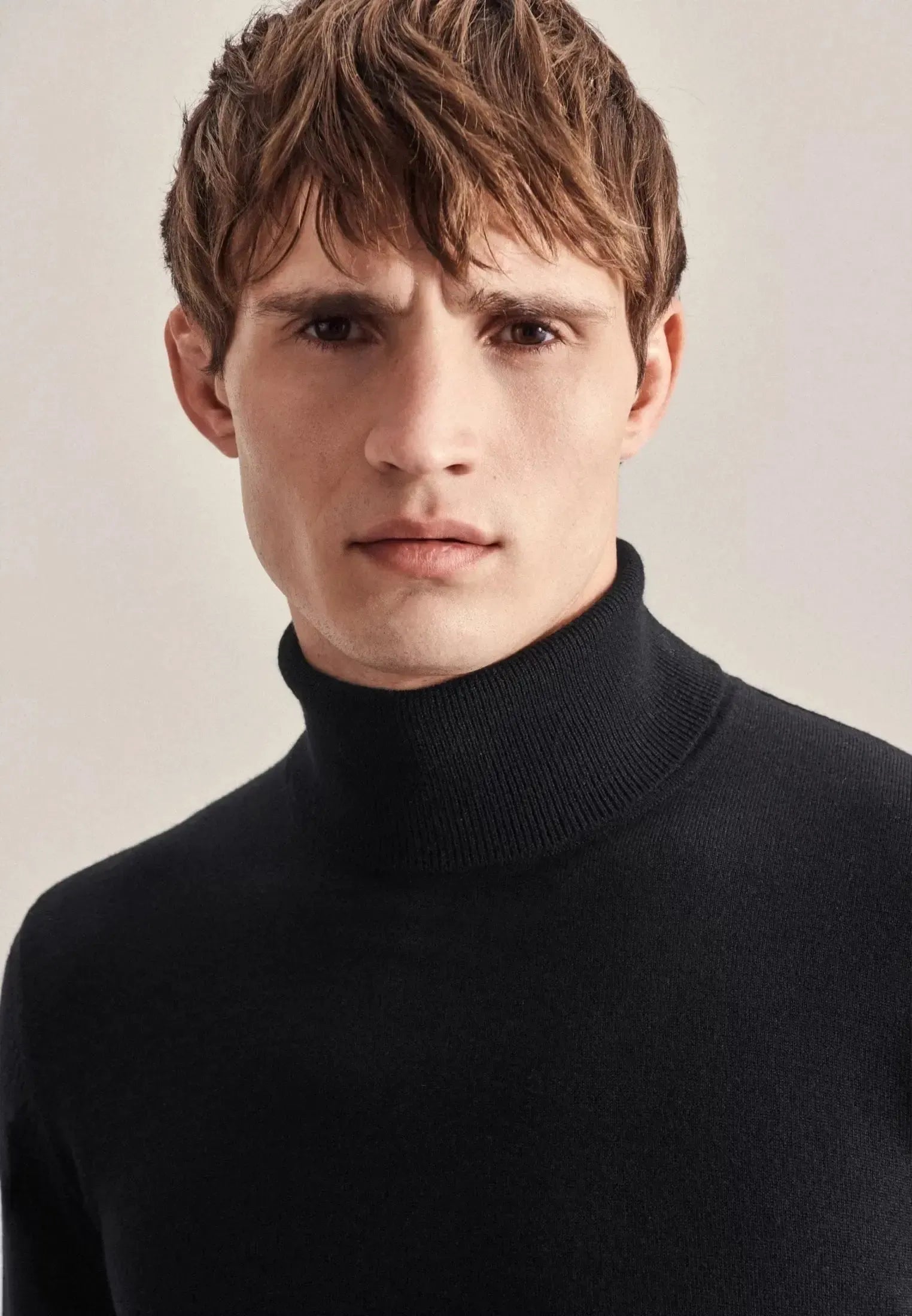 Merino Wool Roll Neck Knit Black-seidensticker uk