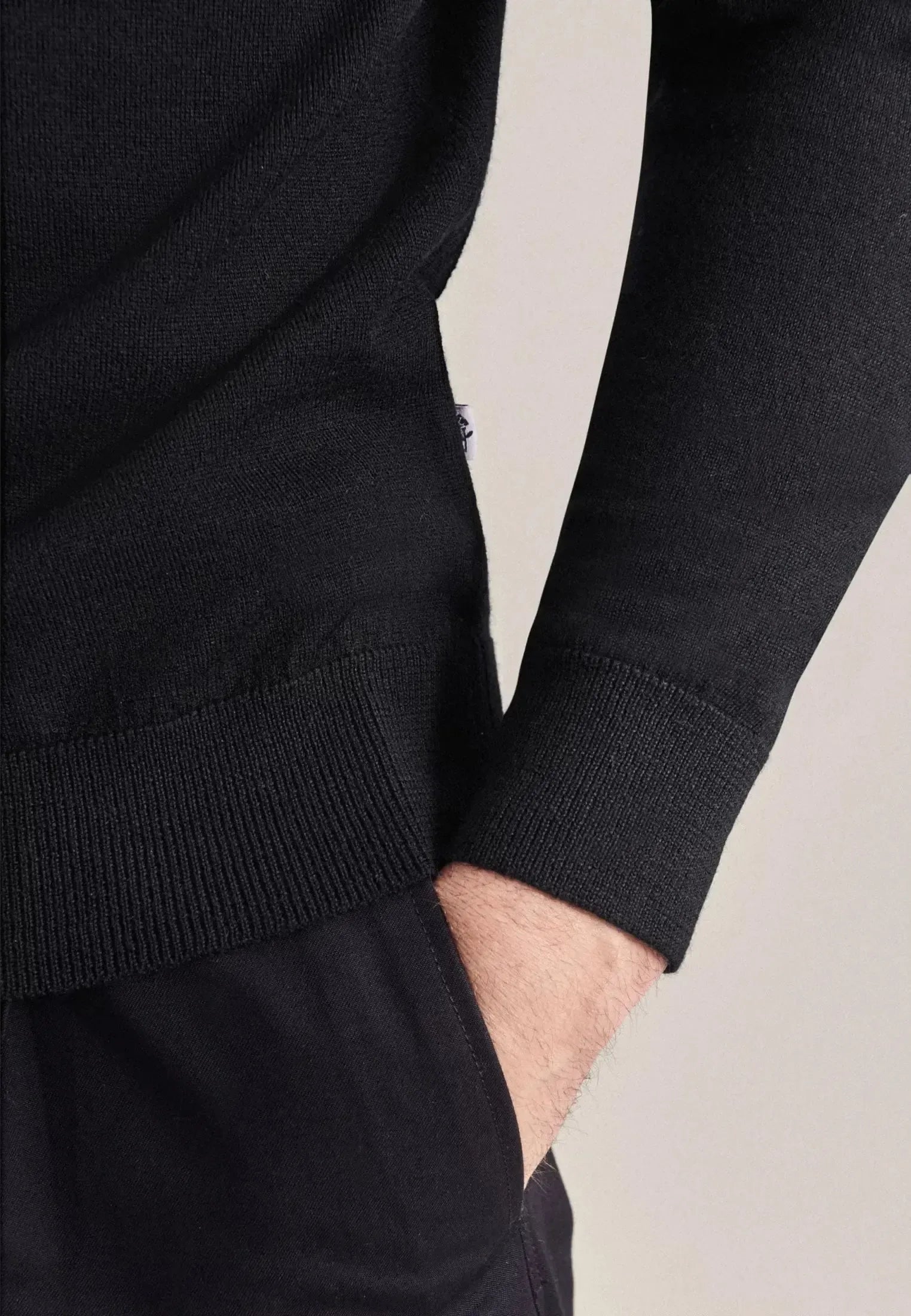 Merino Wool Roll Neck Knit Black-seidensticker uk