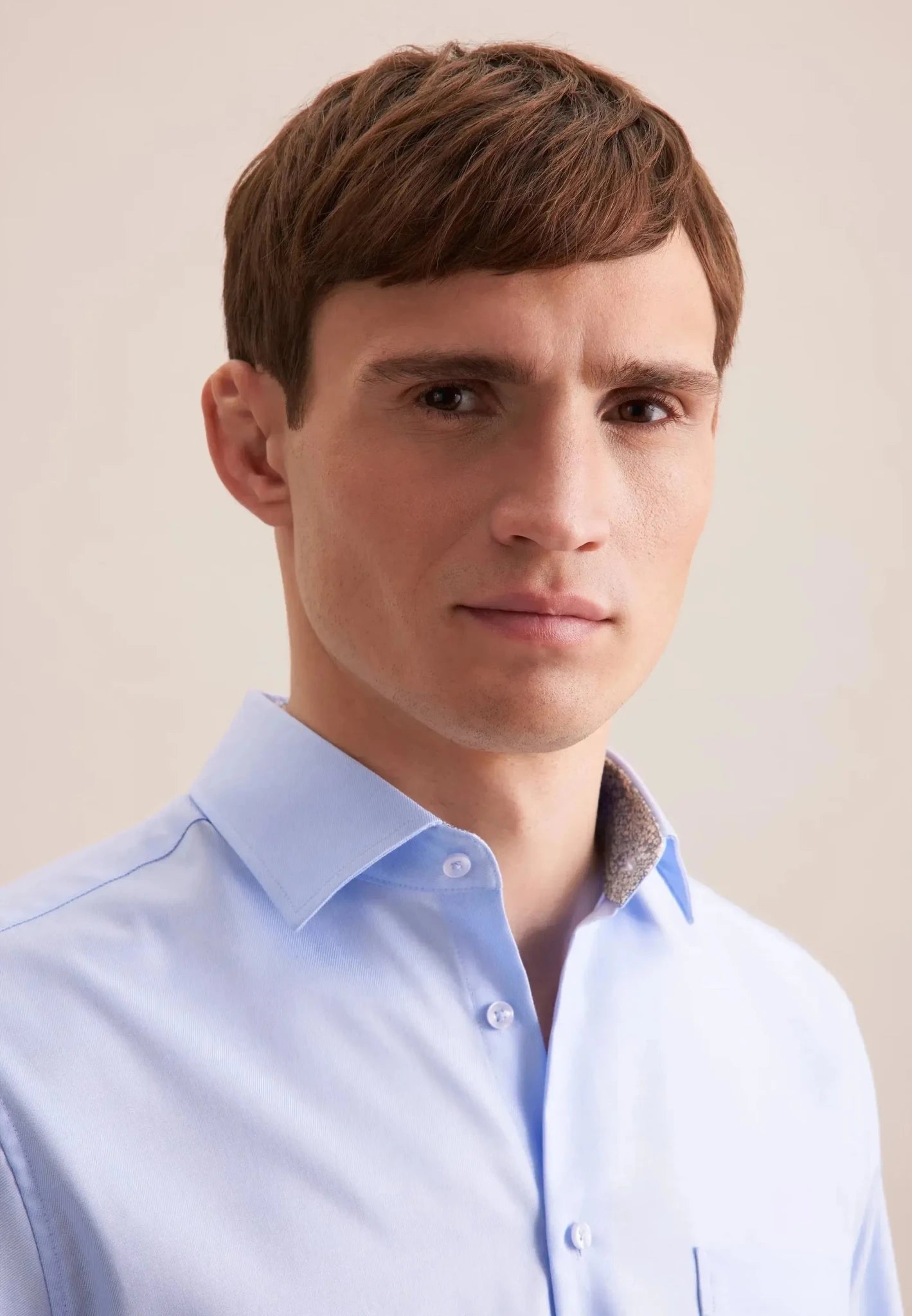 Seidensticker Regular Fit No Iron Business Kent Contrast Patch Business Shirt Light Blue - 01.147200-11-38 - seidensticker.co.uk