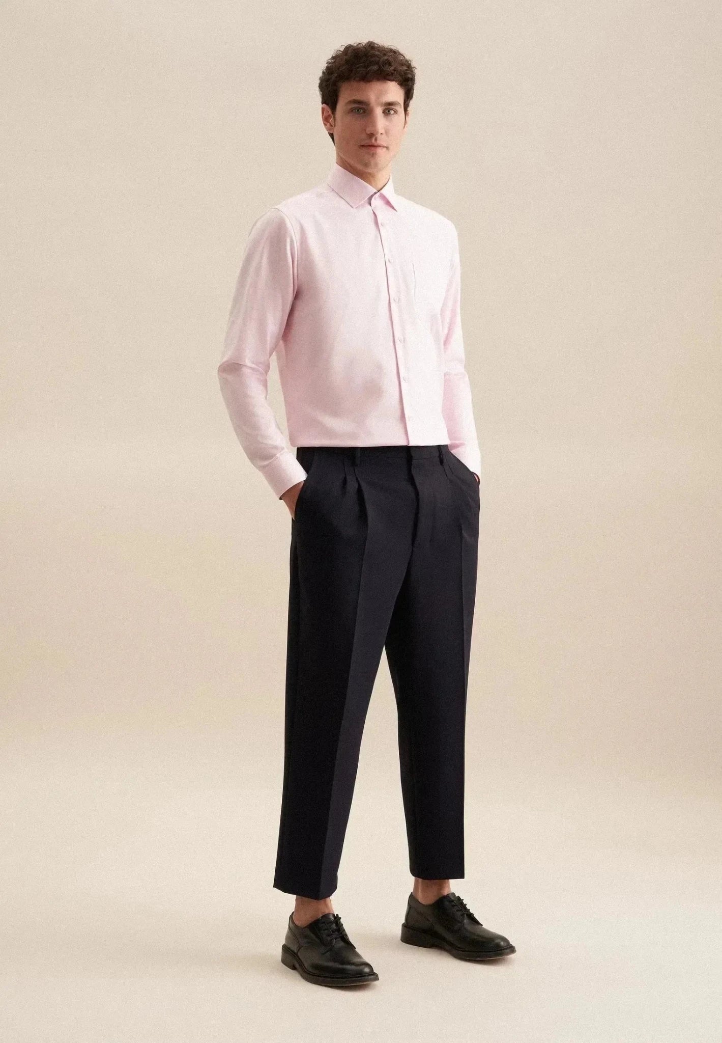 Seidensticker Regular Fit No Iron Business Kent Contrast Patch Business Shirt Pink - 01.147200-42-38 - seidensticker.co.uk