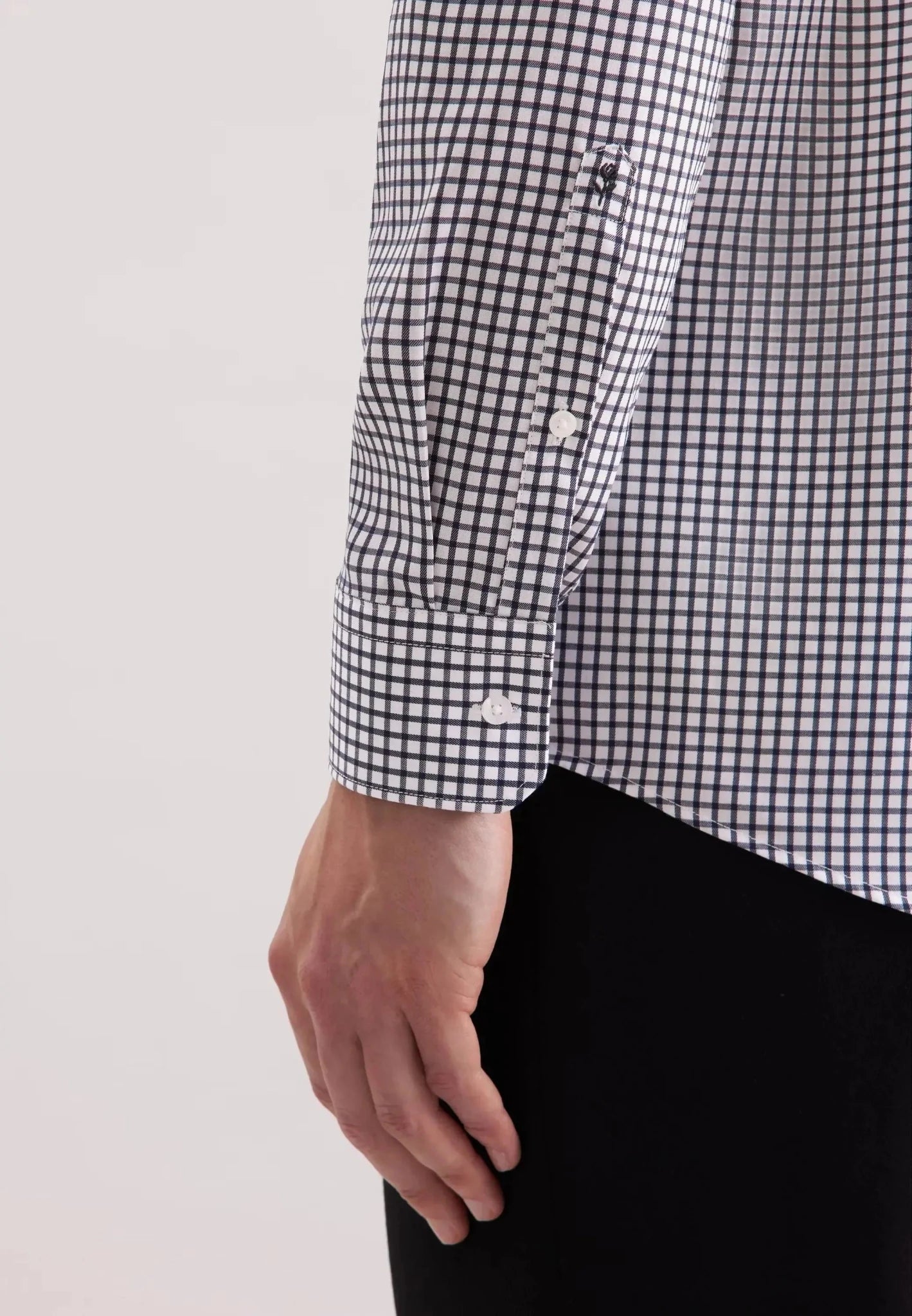 Seidensticker UK - Regular Fit No Iron Covered Button Down Check Business Shirt Dark Blue - 01.845641-18-38