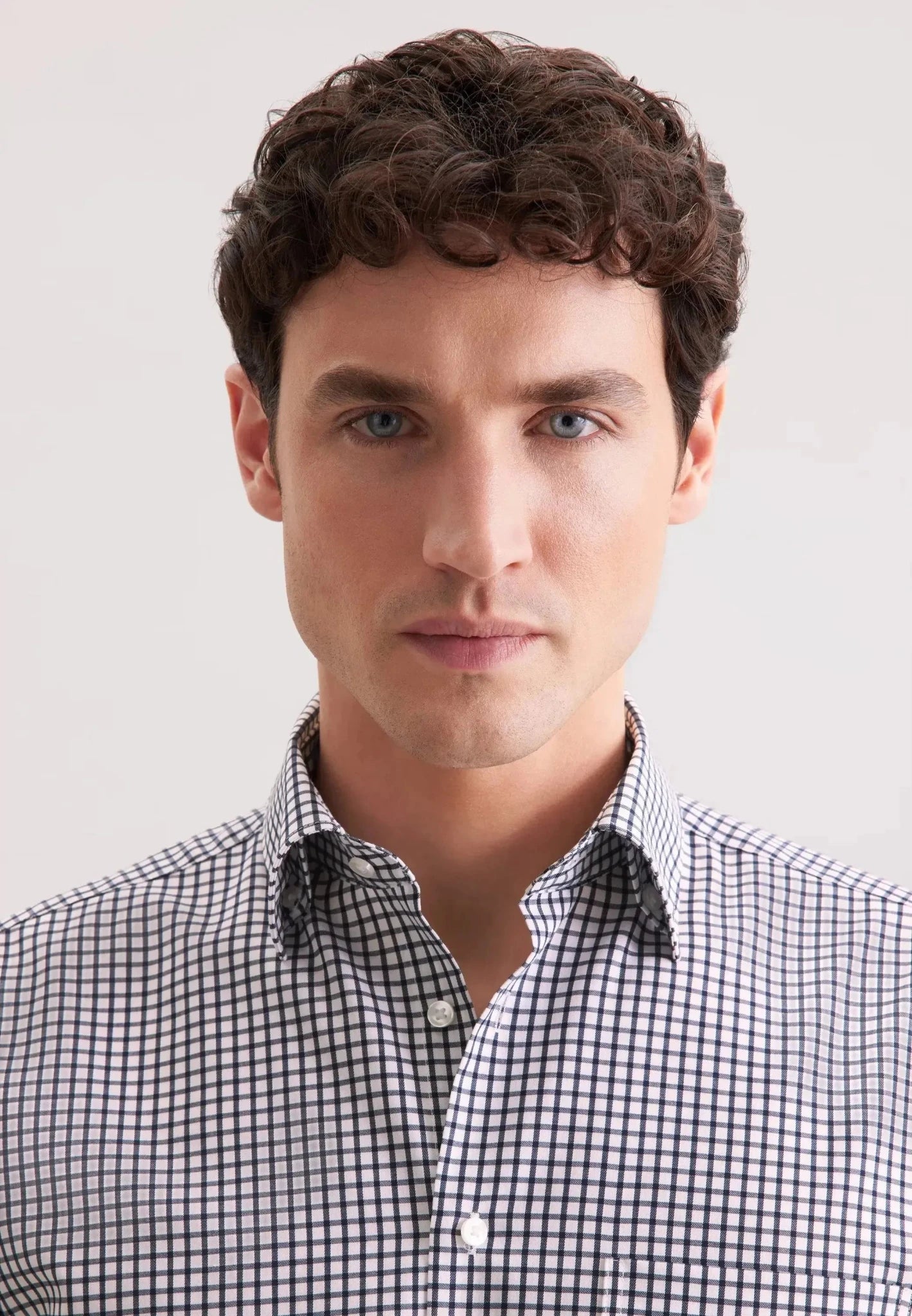 Seidensticker UK - Regular Fit No Iron Covered Button Down Check Business Shirt Dark Blue - 01.845641-18-38