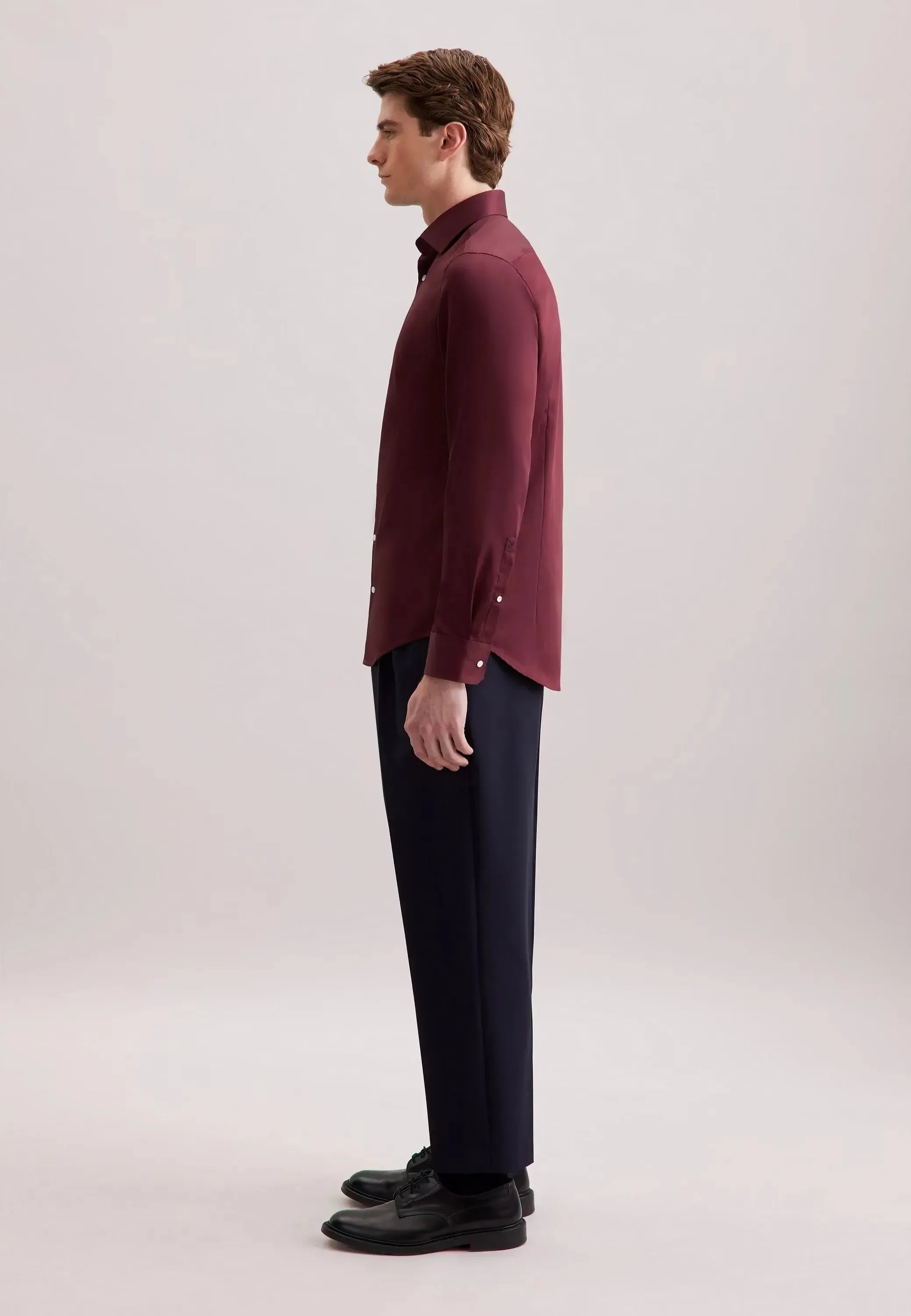 Shaped Fit Easy Iron New Kent Business Shirt Burgundy-seidensticker uk