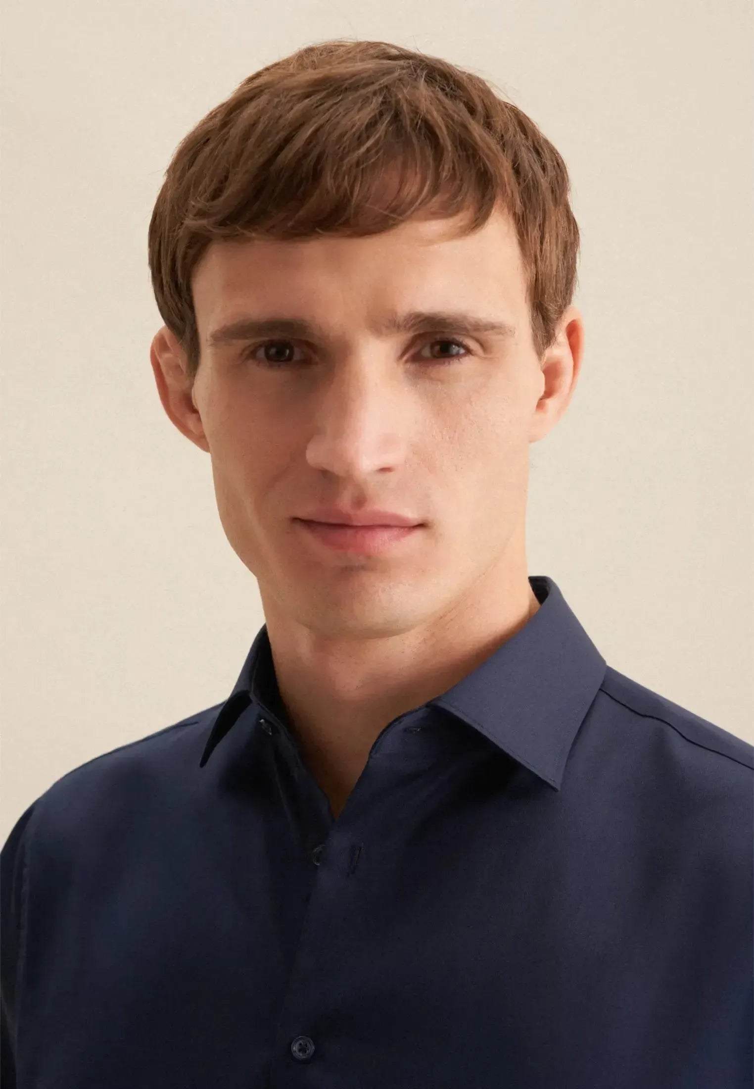 Shaped Fit Easy Iron New Kent Business Shirt Dark Blue-seidensticker uk