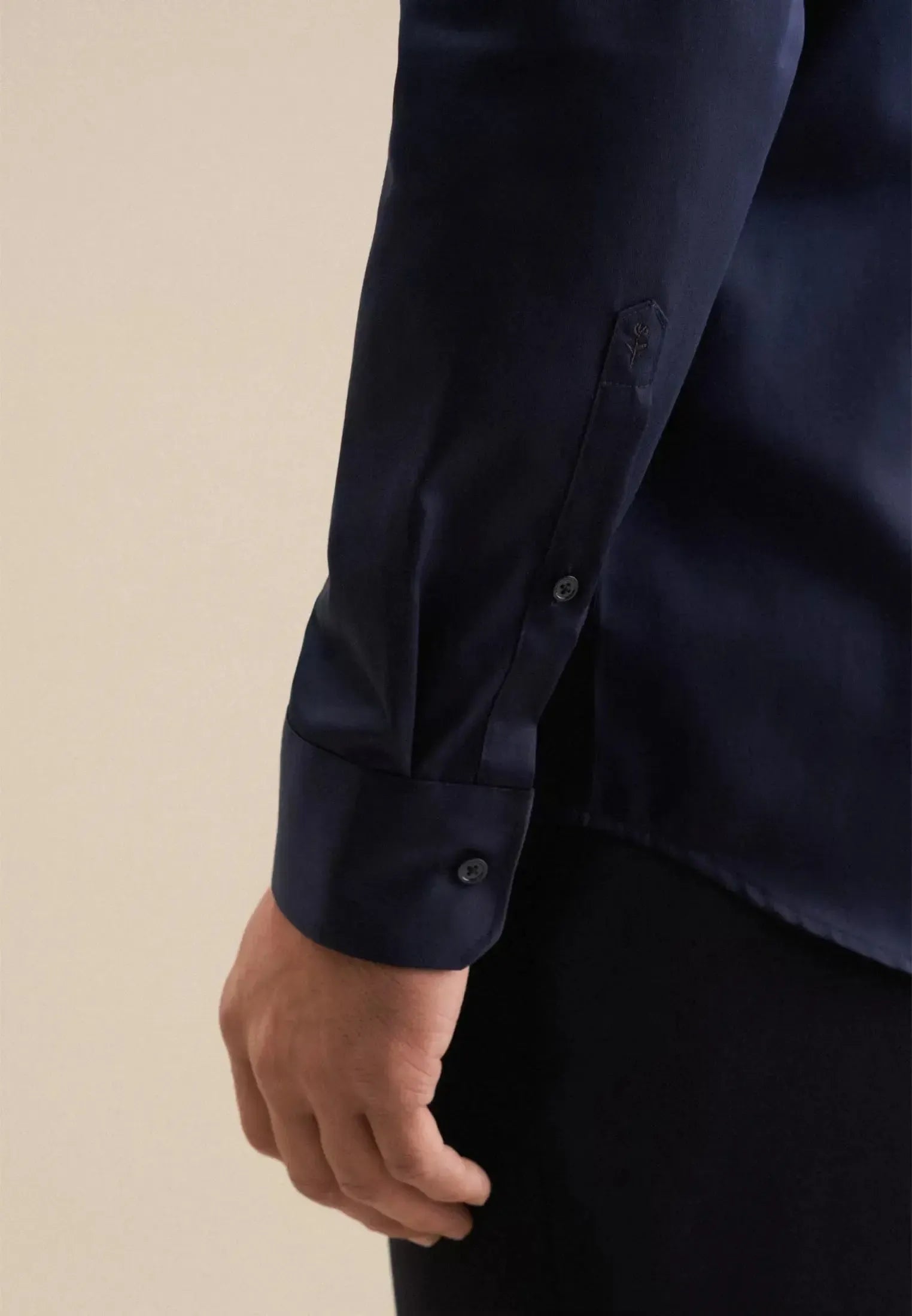 Shaped Fit Easy Iron New Kent Business Shirt Dark Blue-seidensticker uk