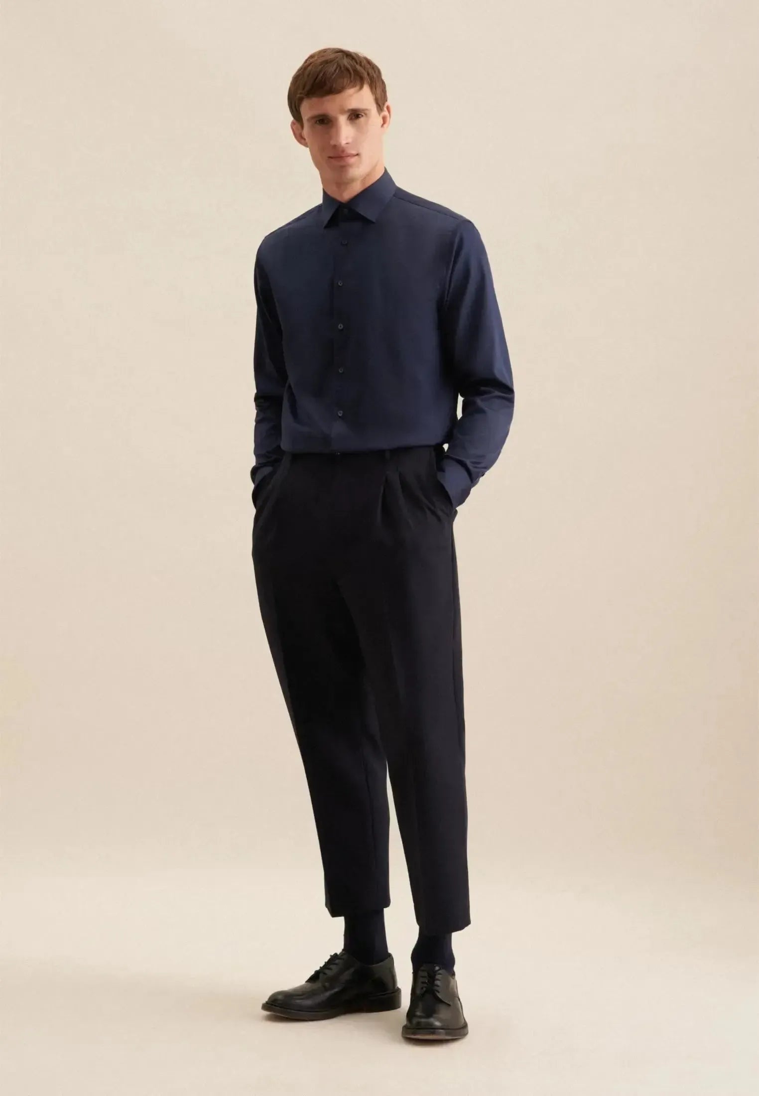 Shaped Fit Easy Iron New Kent Business Shirt Dark Blue-seidensticker uk