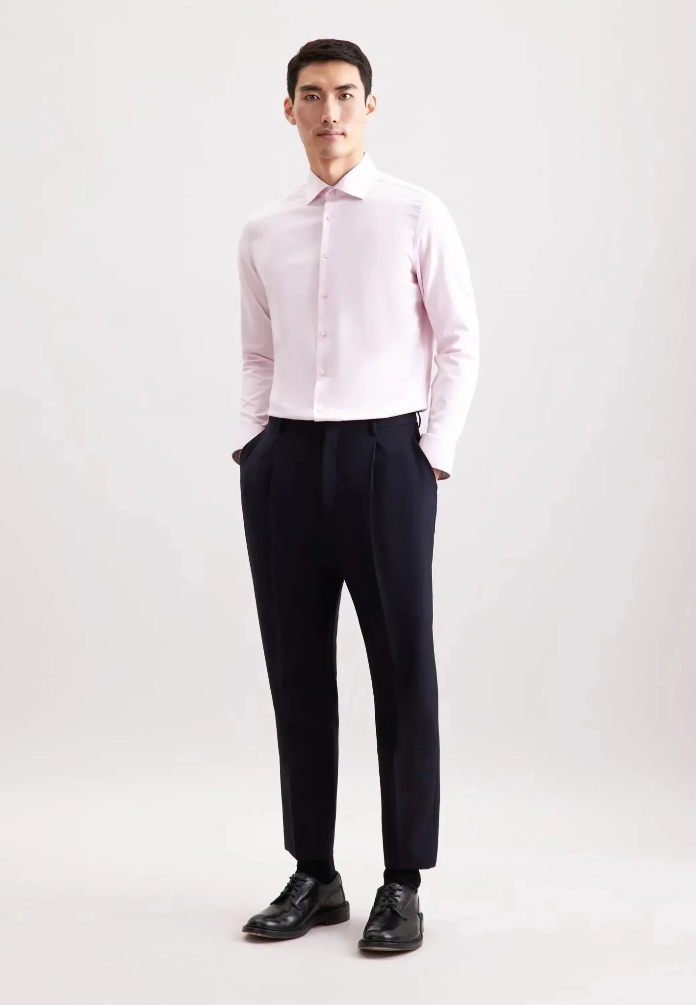 Seidensticker Shaped Fit No Iron Contrast Patched Kent Collar Business Shirt Pink - 01.845537-42-38 - seidensticker.co.uk