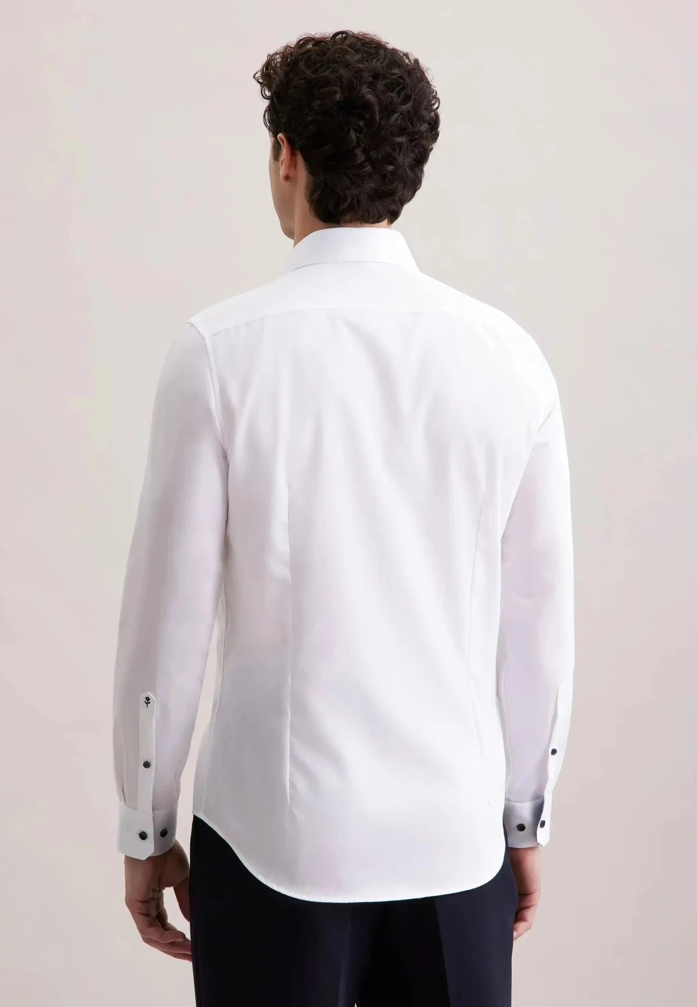 Seidensticker Shaped Fit No Iron Contrast Patched Kent Collar Business Shirt White - 01.845536-01-38 - seidensticker.co.uk