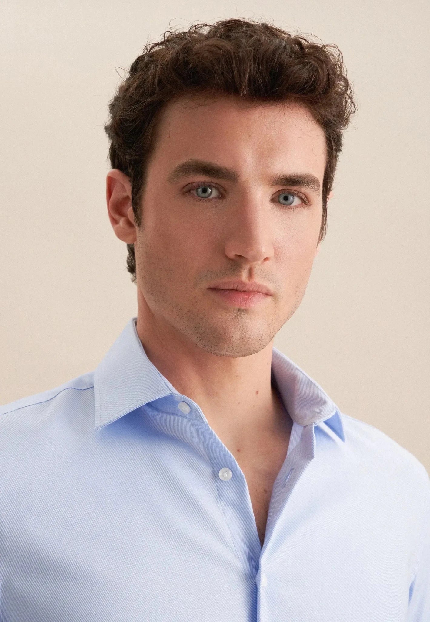 Seidensticker Shaped Fit Easy Iron Kent Collar Business Shirt Light Blue - 01.253690-12-38 - seidensticker.co.uk