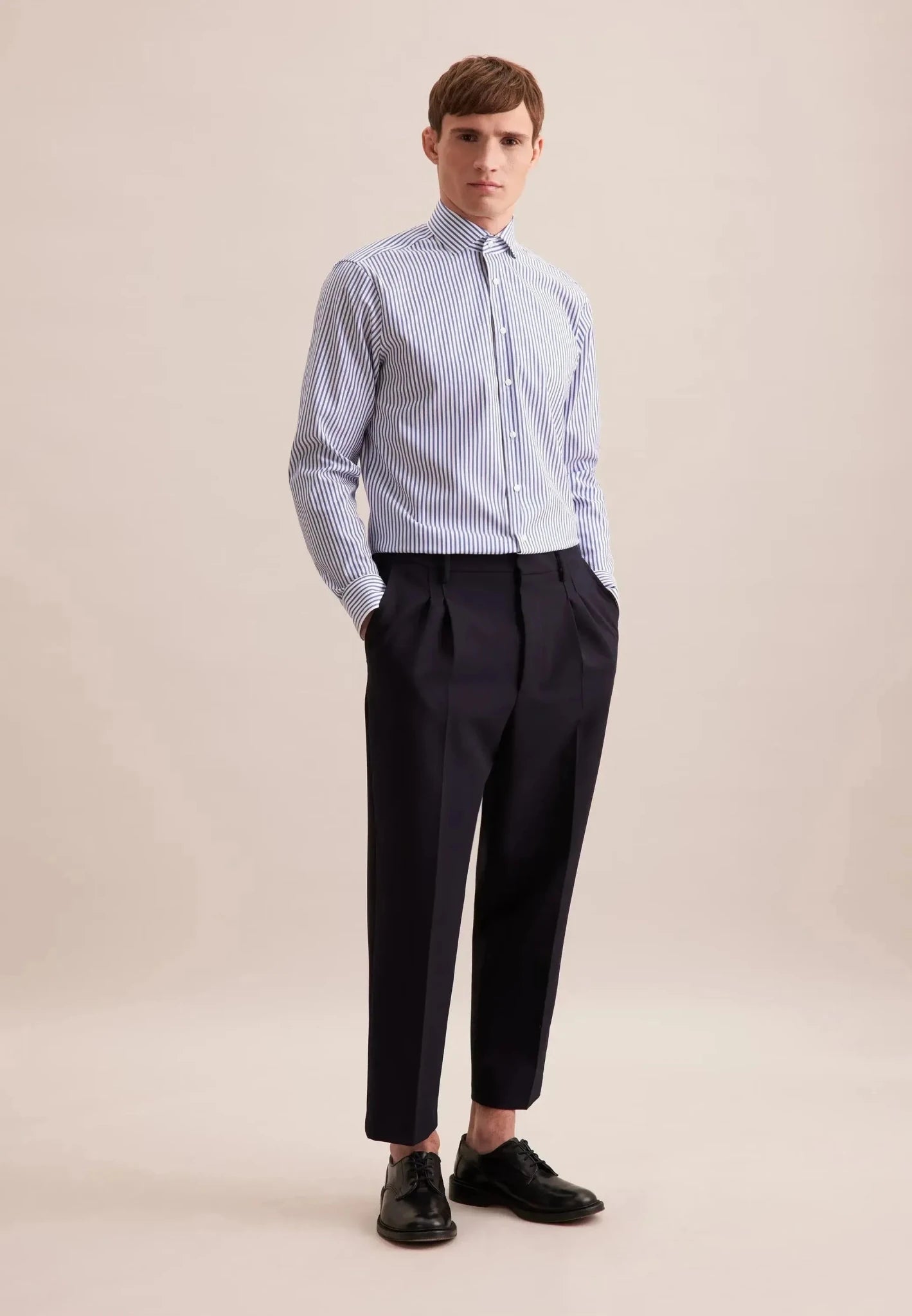 Seidensticker Regular Fit No Iron Spread Kent Structured Stripe Business Shirt Mid Blue - 01.146167-15-38 - seidensticker.co.uk