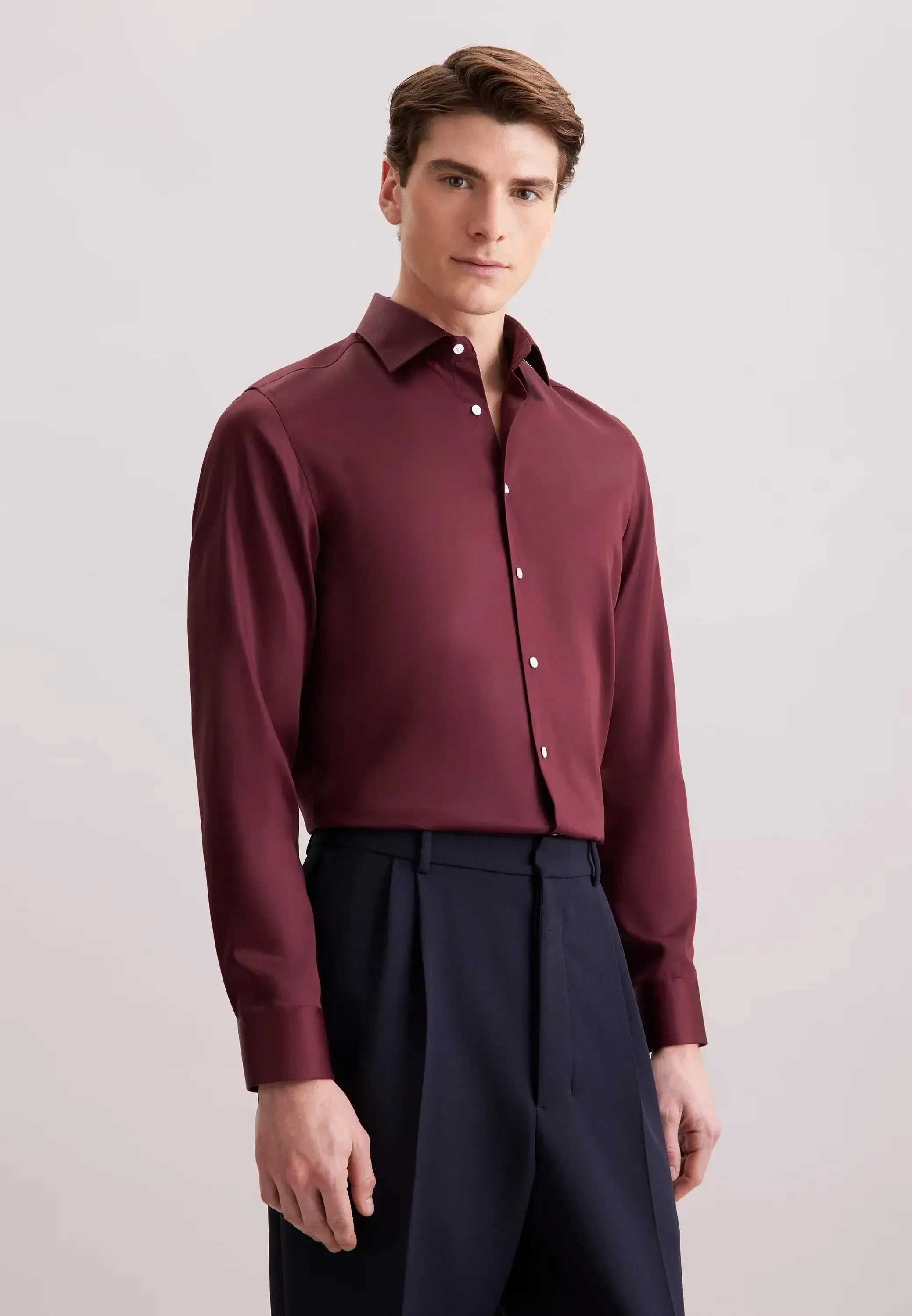 Shaped Fit Easy Iron New Kent Business Shirt Burgundy-seidensticker uk