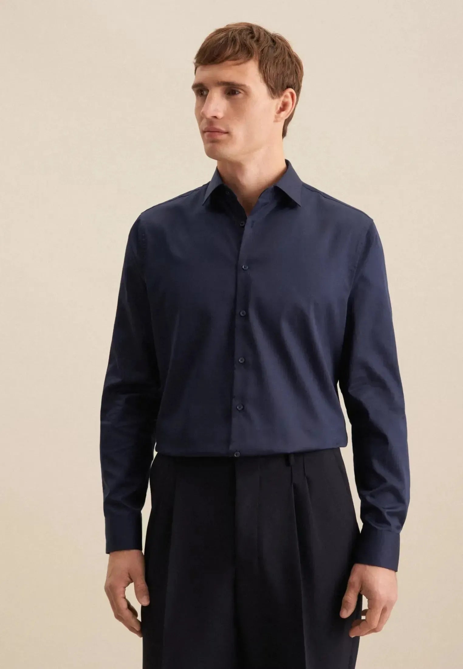 Shaped Fit Easy Iron New Kent Business Shirt Dark Blue-seidensticker uk