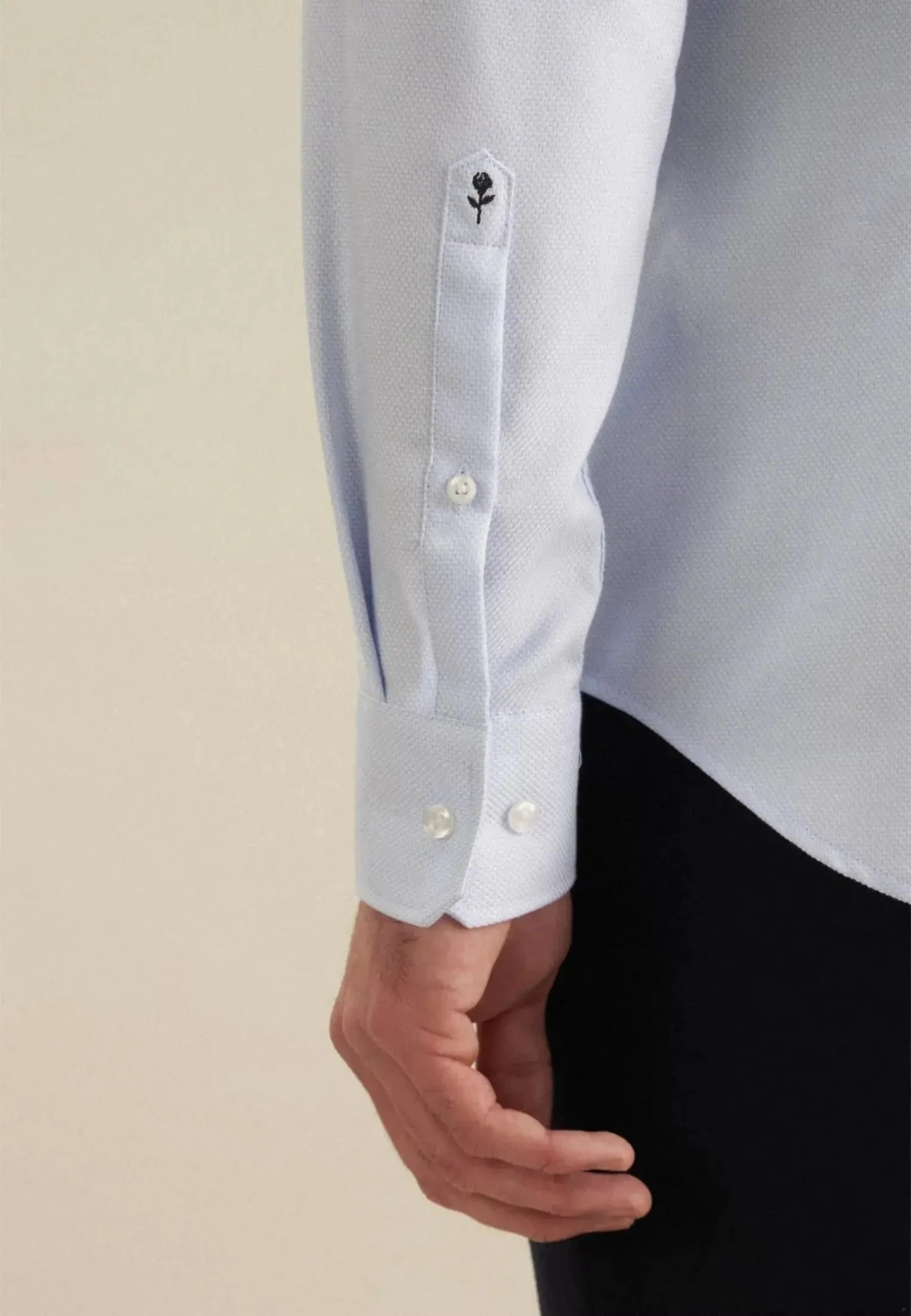 Seidensticker Shaped Fit No Iron Spread Kent Structured Business Shirt Light Blue 01.845657-10-38